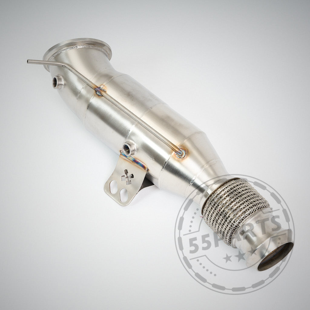 Die 55Parts Eintragbare 300 Zeller Downpipe B58, entwickelt für BMW M140i, M240i, 340i, 440i, 540i, 640i, und 740i F/G Serie OPF & NON OPF Modelle, verfügt über eine Mesh-Flex-Sektion und eine Halterung - perfekt für Ihr FBO Setup.