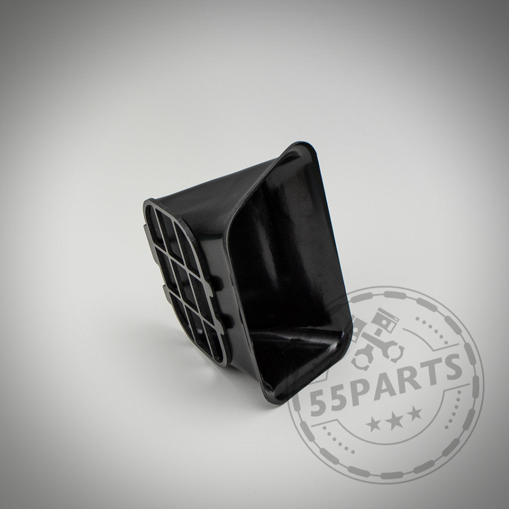Die 55Parts Exclusive Airscoop Air Scoop / Ram Air Intake Ansaugung passt für die meisten BMW F-Serien Modelle und beinhaltet ein Gutachten in schwarzem Kunststoff mit einem Gittermuster und 55PARTS Wasserzeichen, perfekt für Ihr B58 Upgrade.