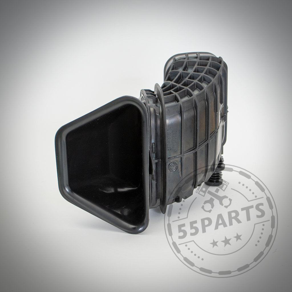 Die 55Parts Exclusive Airscoop Ram Air Intake Ansaugung für fast alle BMW F-Serien Modelle, abgebildet auf hellem Hintergrund mit 55PARTS Wasserzeichen, inklusive Gutachten.