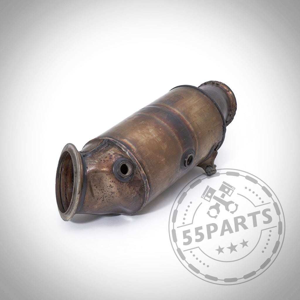 Die OEM Downpipe mit 300 Zeller für BMW x35i N55 F Serie EWG ab 06/13 von 55Parts ist auf weißem Hintergrund mit einem Marken-Wasserzeichen abgebildet.