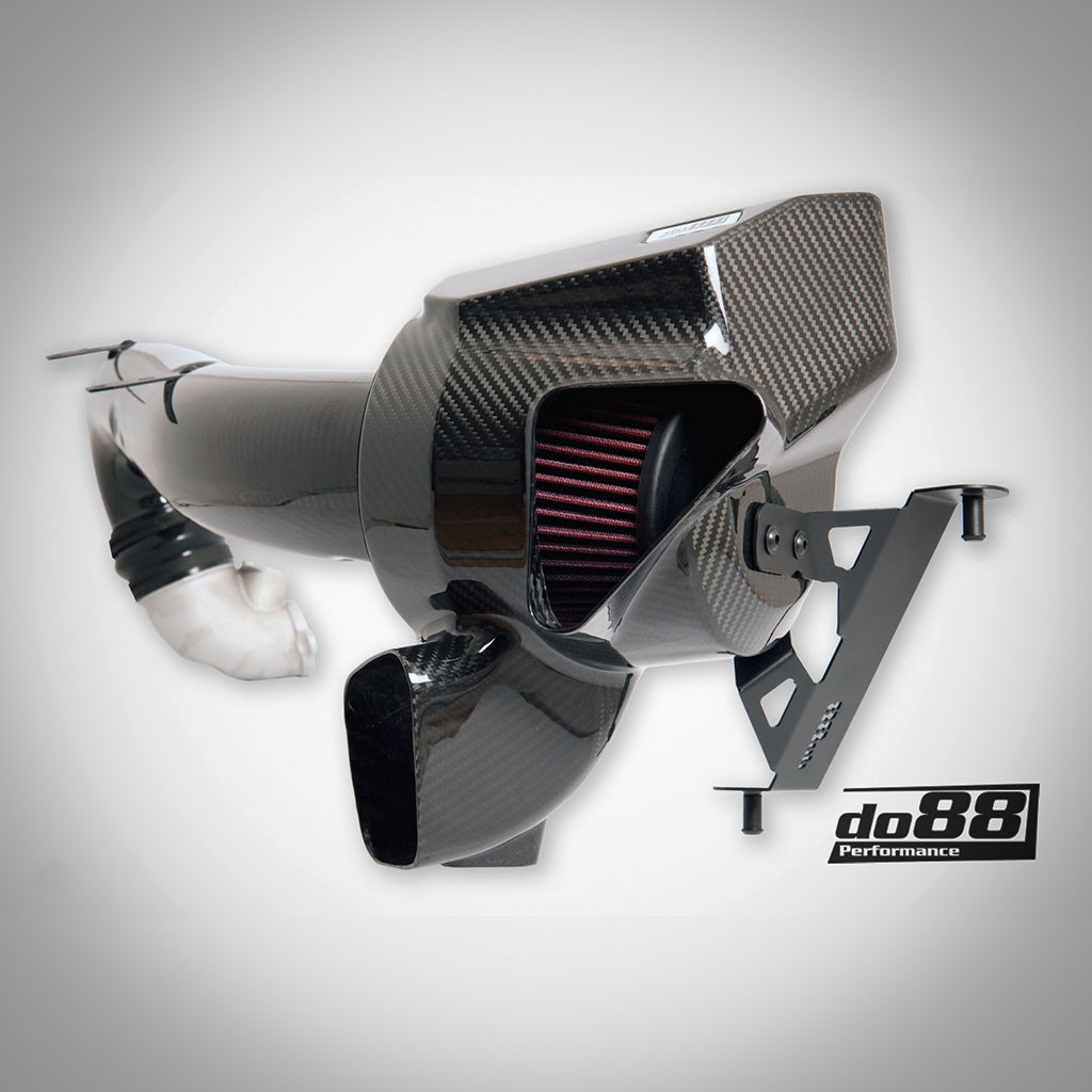 Das do88 Ansaugsystem Dual Cone Intake passend für BMW G87 M2, G80/G81 M3 und G82/G83 M4 S58 verfügt über einen sichtbaren Luftfilter und ein do88-Logo – ideal für Ihre komplette Anschraubkonfiguration.