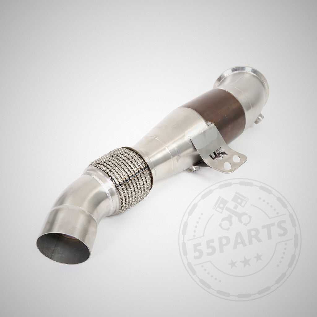 Die 55Parts Special High Flow Downpipe (Euro 6 200 Zeller) von 55Parts &amp; MH Pipes aus Edelstahl mit flexiblem Abschnitt und Halter, passend für BMW M140i-840i, X3/X4/Z4 und Supra B58(TU), ideal fürs Full Bolt On Setup.