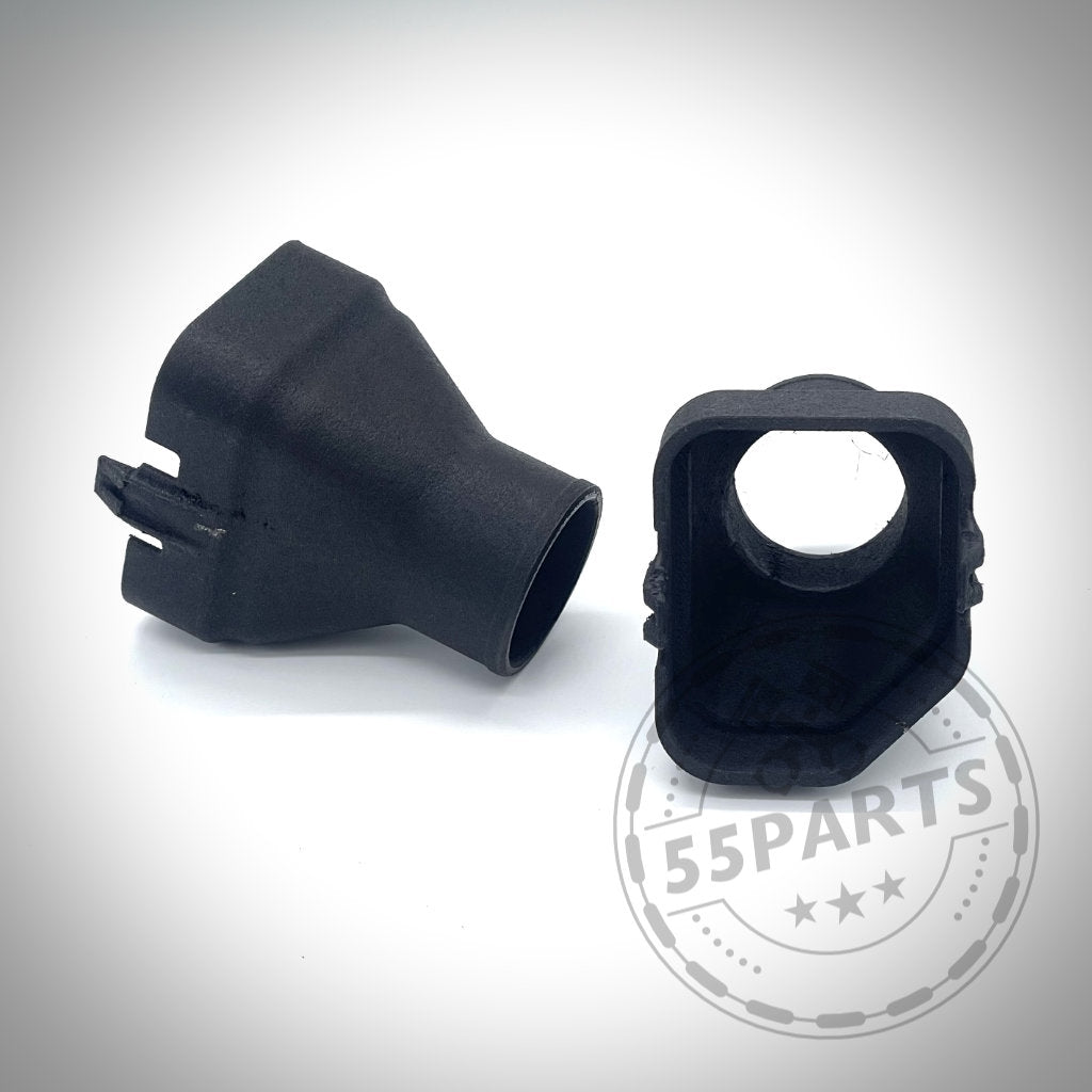 Zwei schwarze Kunststoffteile (55Parts Exclusive Bremsbelüftungsset) für BMW M2, M3, M4 G80, G81, G82, G87 (G8x S58), ideal für doppelte RAM-Air Belüftung auf Rennstrecke. Abgebildet auf weißem Hintergrund mit schwachem Wasserzeichen. Marke: 55Teile.