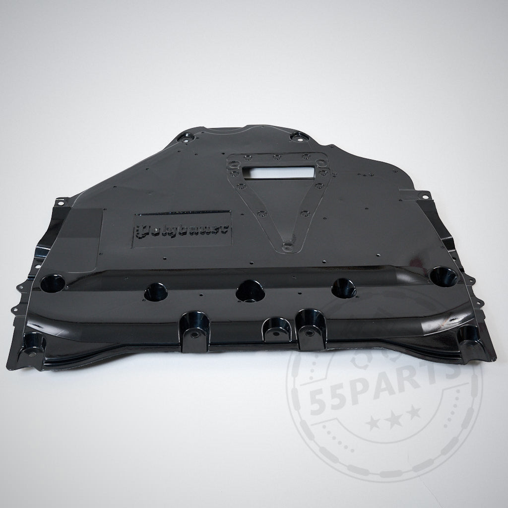 Schwarzer GFK-Unterboden inkl. Differential- und Getriebekühlung & Polybauer Automotive, entwickelt für Toyota GR Yaris. Mehrere Löcher auf hellgrauem Hintergrund dargestellt; Ideal für Kühlung Antriebsstrang.