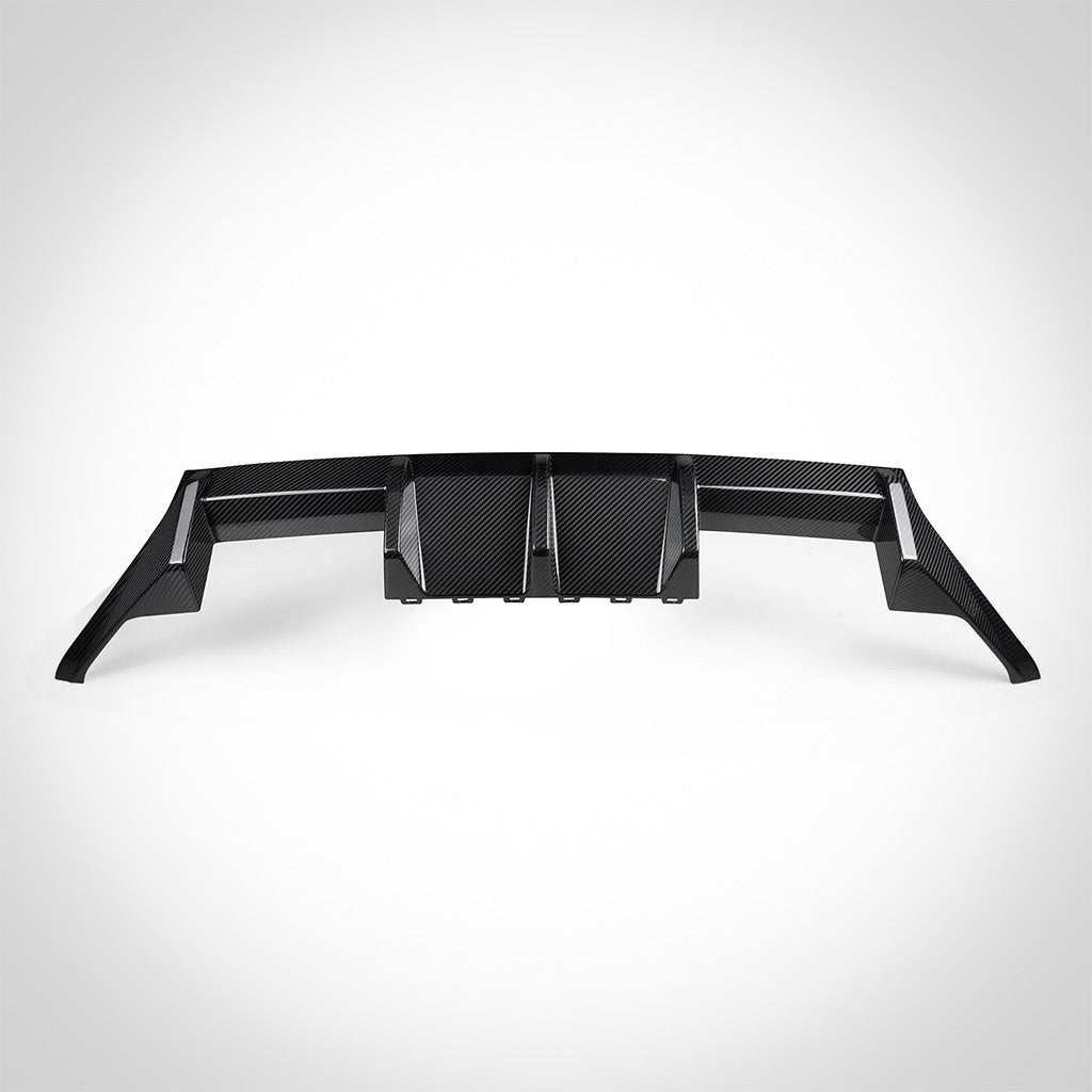 Der Twistnfix TNF+ Heckdiffusor Carbon für BMW M2 (G87) inkl. Teilgutachten ist ein hochwertiger, schwarzer Diffusor aus Prepreg-Kohlefaser und wird vor weißem Hintergrund präsentiert. Teilegutachten ist ein hochwertiger, schwarzer Diffusor aus Prepreg-Kohlefaser und wird vor weißem Hintergrund präsentiert.