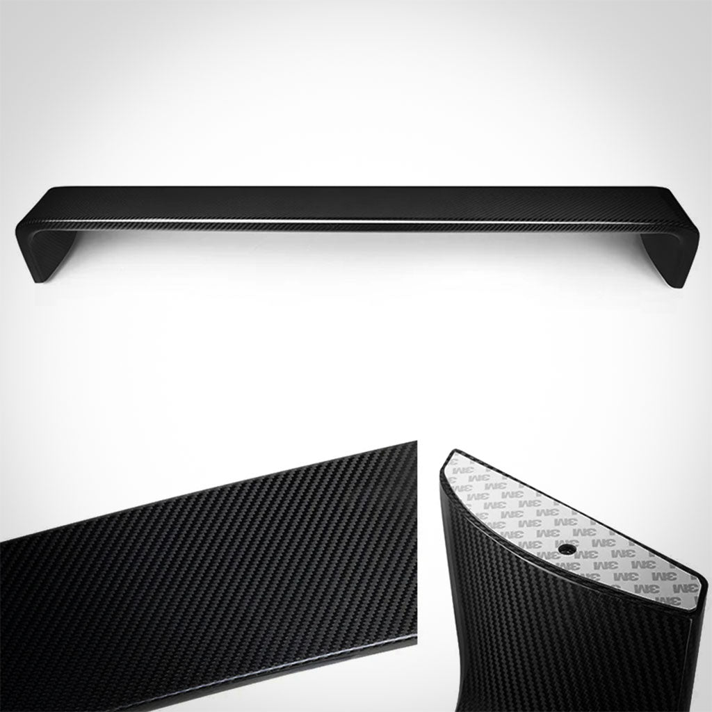 Twistnfix TNF+ Performance Wing für BMW M2 (G87) inkl. Teilegutachten: Schwarzer Prepreg-Kohlefaser Heckspoiler, montierbar mit Klebestreifen, abgebildet in Gesamtansicht und Detailaufnahme.