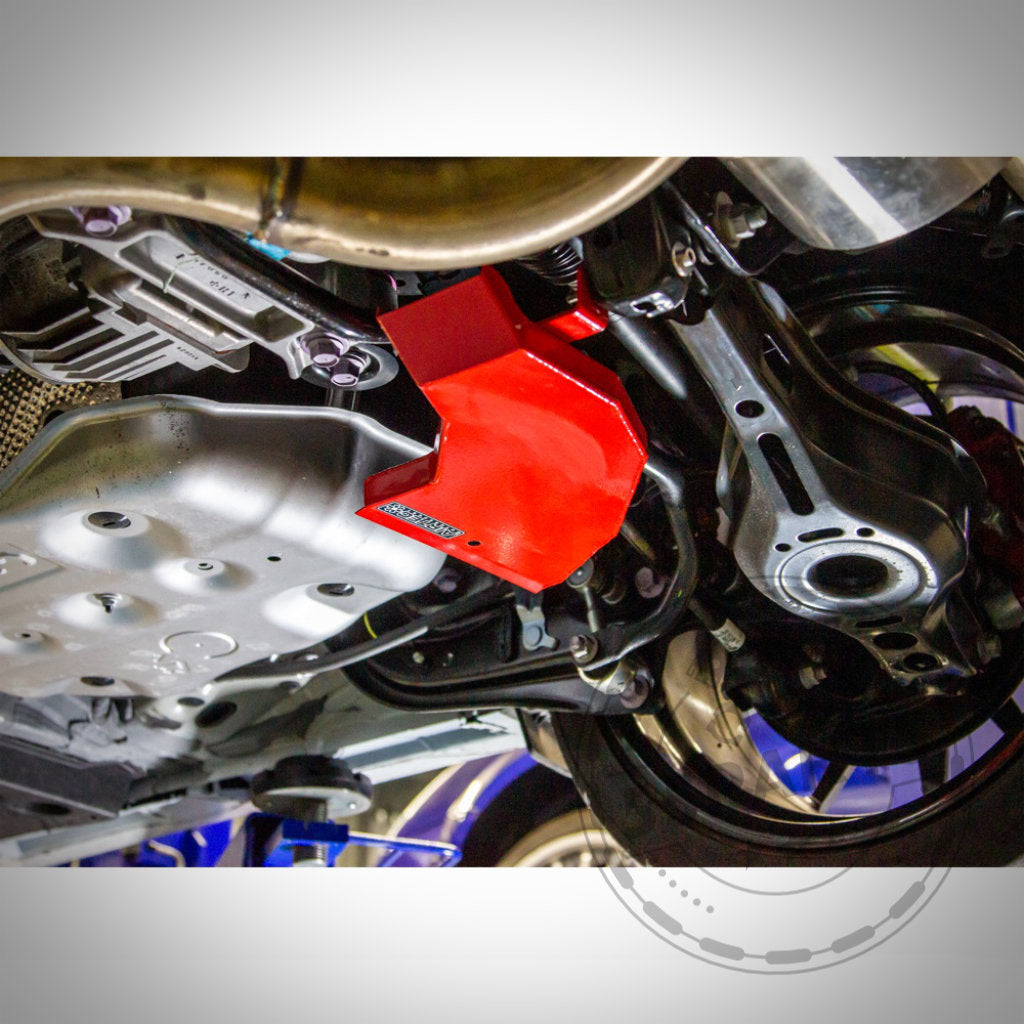 Nahaufnahme einer Airtec Motorsport Belüftung für Hinterachsgetriebe/Differenzial, die in einem Toyota Yaris GR installiert ist und dessen Rallye-Erbe widerspiegelt.