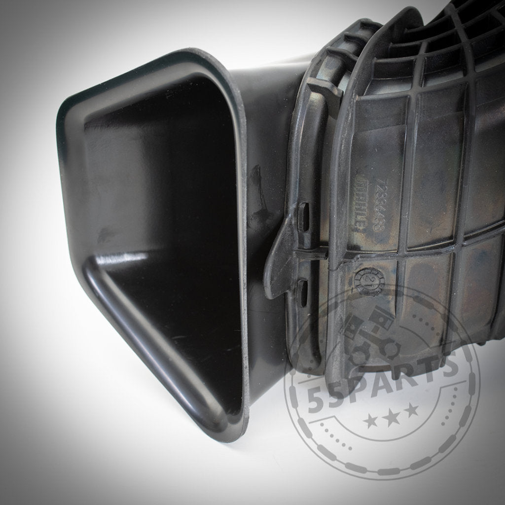 Die 55Parts Exclusive Airscoop Luftansaugung, passend für die meisten BMW F-Serien-Modelle und mit Zertifikat, ist aus schwarzem Kunststoff mit breiter rechteckiger Öffnung. Marke: 55Parts.