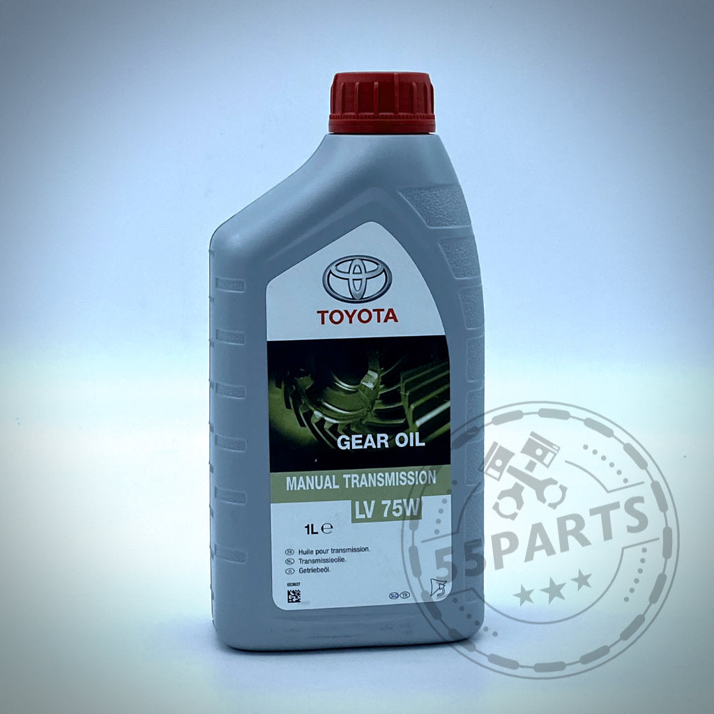 Eine 1-Liter-Flasche 55Parts Original Toyota Getriebeöl 75W LV, geeignet für manuelle Getriebe des Toyota Yaris GR und mit rotem Deckel.