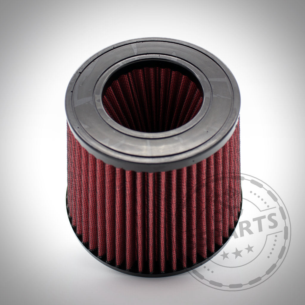 Der 55Parts Austauschfilter für die S55/N54 offene Ansaugung hat eine konische Form mit plissiertem rotem Material und schwarzen Gummirändern, ideal für S55 Ansaugungen.