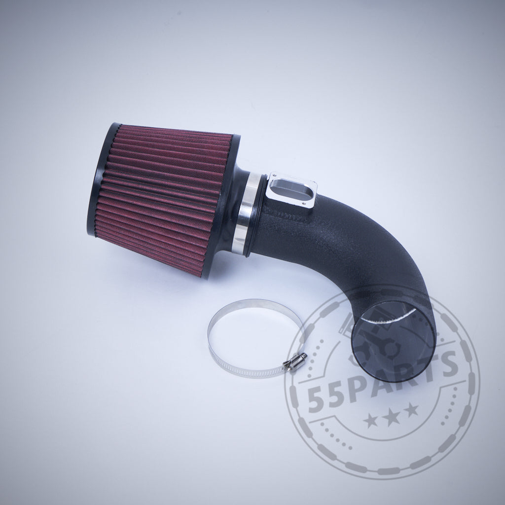 Die 55Parts Offene Ansaugung Dual Cone Intake mit TEILEGUTACHTEN passt für BMW M2 Competition, M3, und M4 S55. Verfügt über einen roten Kegel Filter und Metallklammer, auf einem hellen Hintergrund gezeigt.