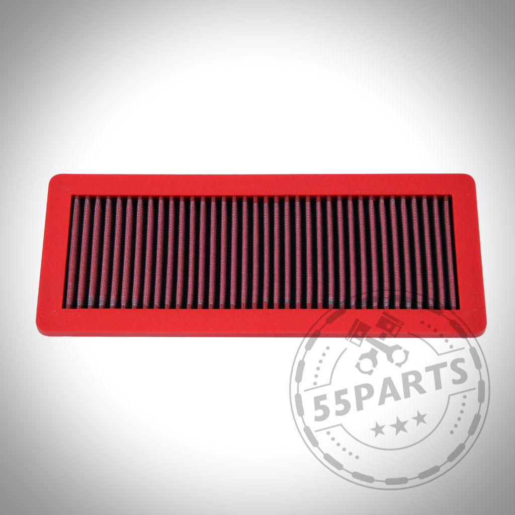 Rechteckiger BMC High Flow-Luftfilter mit rotem Rahmen, passend für Mini Cooper S, John Cooper Works N14 N18, mit plissiertem schwarzem Material, auf weißem Hintergrund mit dem 55Parts-Logo.