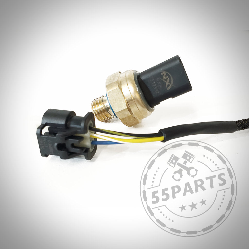Nahaufnahmen der rot beleuchteten Anzeigen heben das exklusive Nexsys Motorsport-Öldrucksensor-Kit passend für BMW 135i, 335i, 535i und Z4 mit N54-Motor hervor – das perfekte Tuningteil für Enthusiasten, die Premiumqualität suchen.