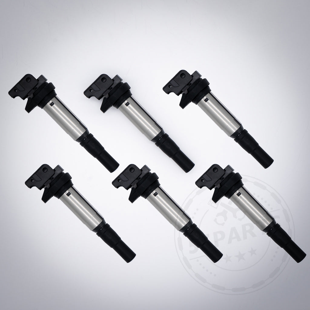 Sechs identische 55Parts Zündspulen passend für BMW M54, N13, N14, N18, N20, N45, N46, N52, N54, N55, N62, N63, S54 &amp; S55 E und F-Serie sind in zwei Reihen auf hellgrauem Hintergrund angeordnet.