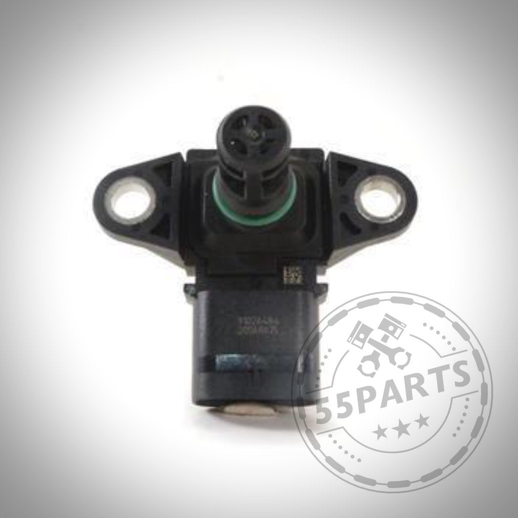 Ein schwarzer 55Parts N20 TMAP Ladedrucksensor (3,5 Bar) für BMW 135i, 1er M Coupe, 335i(x) N54/N55, M2 F87 ist mit zwei Befestigungslöchern und einem runden Stecker auf weißem Hintergrund abgebildet.